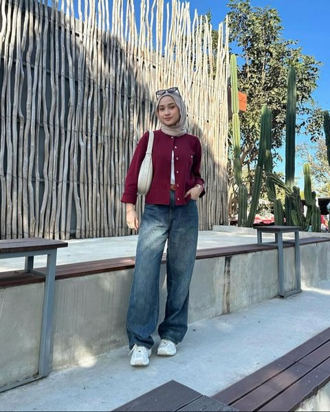 Inspirasi OOTD Jeans Hijab yang Stylish dan Elegan, Cocok untuk yang Punya Aktivitas Segudang