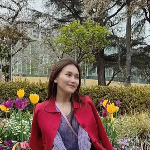 Intip potret cantik Ayu Ting-Ting yang mirip Song Hye Kyo saat di Jepang (@ayutingting92)