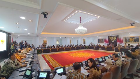 Presiden Prabowo pimpin sidang kabinet perdana