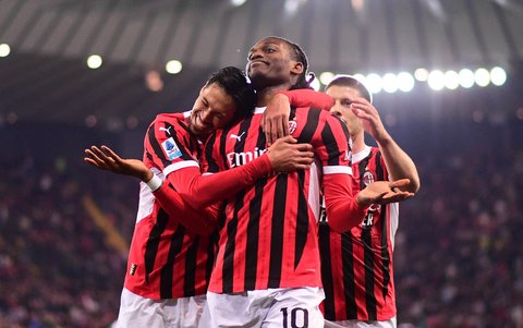 AC Milan membuka rangkaian pertandingan Serie A Liga Italia dengan kemenangan besar  4-0 di markas Udinese di Bluenergy Stadium, markas Udinese, Sabtu (12/4/2025) dini hari WIB. Kemenangan AC Milan diwarnai cedera parah  yang dialami kiper Mike Maignan  setelah bertabrakan dengan rekan setimnya, Alex Jimenez, pada menit ke-52.