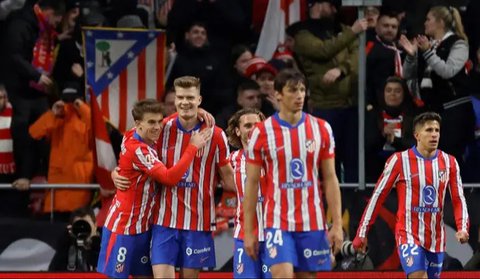 Pada menit ke-70, Atletico de Madrid berhasil menggandakan keunggulan atas Barcelona lewat aksi Alexander Sorloth. (OSCAR DEL POZO/AFP)