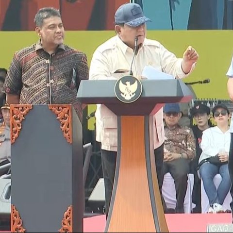 Presiden Prabowo Subianto umumkan pembentukan Dewan Kesejahteraan Buruh Nasional untuk mendukung penghapusan sistem outsourcing dan melindungi hak-hak pekerja di Indonesia.