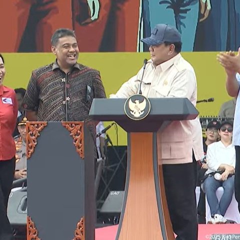 Prabowo hadiri peringatan hari buruh di Monas