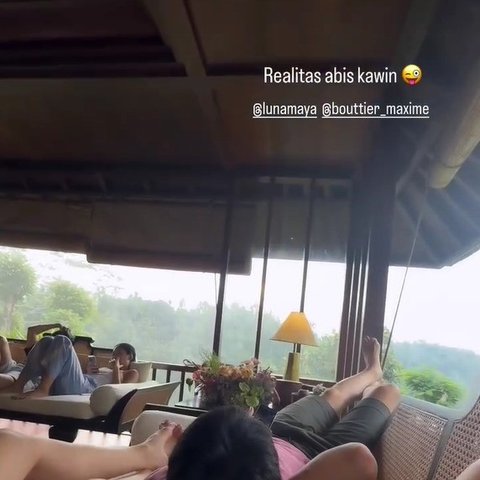 Luna Maya Kaget Dapat Angpao dari Titi Kamal, Maxime Bouttier: Buat Bayar Listrik