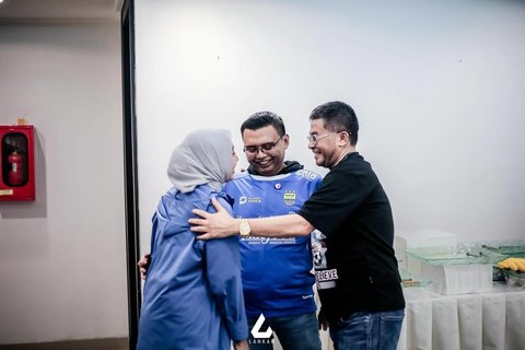 Anak Kang Demul Bikin Kejutan Lamar Wabup Cantik Anak Jenderal Polisi saat Persib Juara