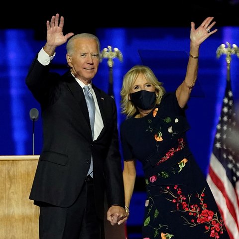 <p>Joe Biden dan istri. (dok. Andrew Harnik / POOL / AFP)</p>