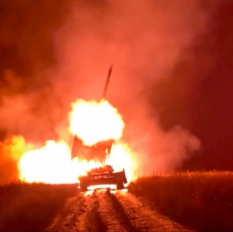 Kyiv meningkatkan serangan pesawat nirawak dan rudal lintas perbatasannya ke wilayah Rusia. Minggu ini, Ukraina mengklaim telah meluncurkan rentetan serangan terbesarnya terhadap lokasi militer dan instalasi energi di perbatasan.
