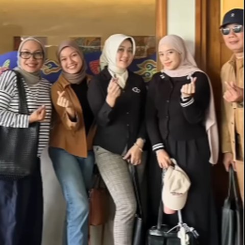 Atalia Praratya Nongkrong Bareng Teman Eril, Penampilan Ridwan Kamil jadi Sorotan