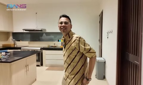 5 Potret Dapur Rumah Baru Ariel Noah Jarang Tersorot, Luas Banget tapi Perabotan Cuma Ada Kompor & Magicom