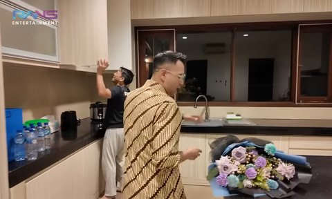 5 Potret Dapur Rumah Baru Ariel Noah Jarang Tersorot, Luas Banget tapi Perabotan Cuma Ada Kompor & Magicom
