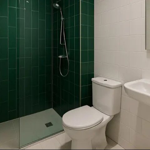 Inspirasi Desain Kamar Mandi Minimalis 2x2 yang Estetik (AI)