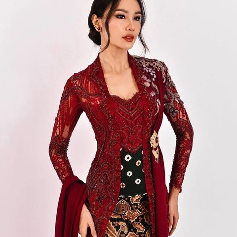 Ilustrasi Pemilihan Warna dan Bahan Kebaya Wisuda 2025 (&copy;Pinterest)