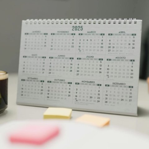 Ilustrasi kalender 2025