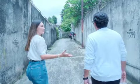 5 Potret Rumah Baru Luna Maya Punya Halaman Seluas Lapangan Sepakbola, Ujung Jalan Buntu & Ada Kolam Renang