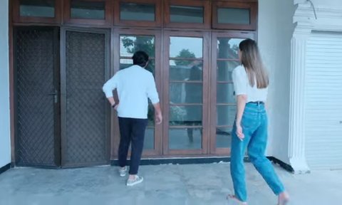 5 Potret Rumah Baru Luna Maya Punya Halaman Seluas Lapangan Sepakbola, Ujung Jalan Buntu & Ada Kolam Renang