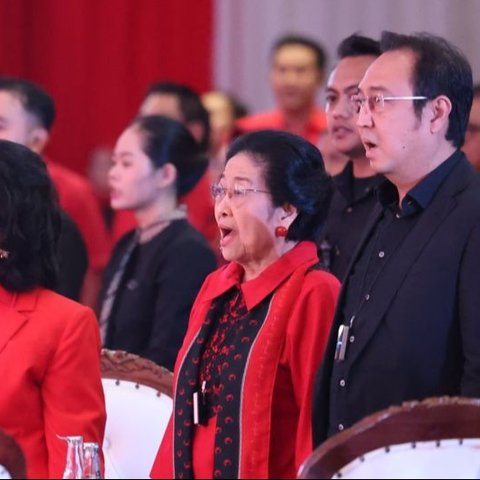 Presiden ke-5 RI, Megawati Soekarnoputri, hadir dalam puncak penganugerahan Trisakti Tourism Award 2025 di Jakarta Pusat, Kamis malam, yang dihadiri oleh elite PDIP dan ratusan kader partai.