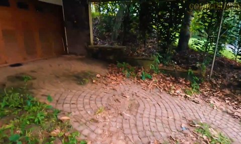 5 Potret Rumah Masa Kecil Ariel Noah yang Terbengkalai, Bangunan 3 Lantai Tawarkan Pemandangan Bandung nan Indah