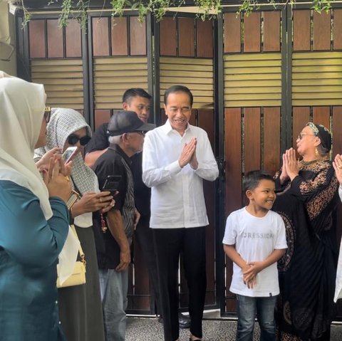 Tak Hadir Panggilan Bareskrim, Jokowi Temui Warga