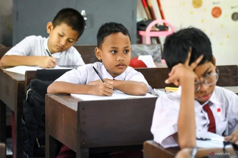 Pemprov DKI Jakarta umumkan sistem SPMB 2025 untuk Penerimaan Murid Baru hampir sama dengan PPDB, namun dengan beberapa peningkatan dan perubahan jalur pendaftaran.