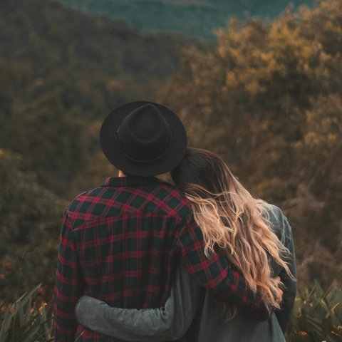 Cinta Tak Melihat Angka, Tapi Realita Tak Bisa Diabaikan