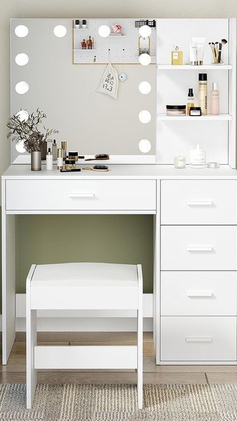 Coba ikuti salah satu dari model meja rias terbaik ini, maka meja riasmu akan menjadi cantik dan menarik. Yuk, simak penjelasan lengkap tentang modelnya!