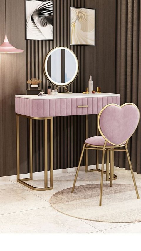 Coba ikuti salah satu dari model meja rias terbaik ini, maka meja riasmu akan menjadi cantik dan menarik. Yuk, simak penjelasan lengkap tentang modelnya!