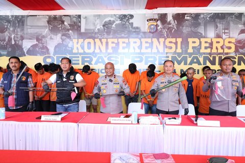 Ngeri! Aksi Preman Palak Sopir Truk Rp1,5 Juta di Kawasan Industri Terboyo Semarang