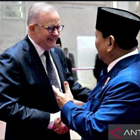 Presiden Prabowo Subianto secara khusus menyambangi PM Australia Anthony Albanese di hotelnya setelah membuka Konferensi PUIC di DPR, menunjukkan kedekatan hubungan Indonesia-Australia.