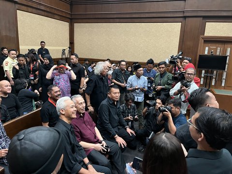 Ramai-Ramai Politikus PDIP Hadiri Sidang Hasto