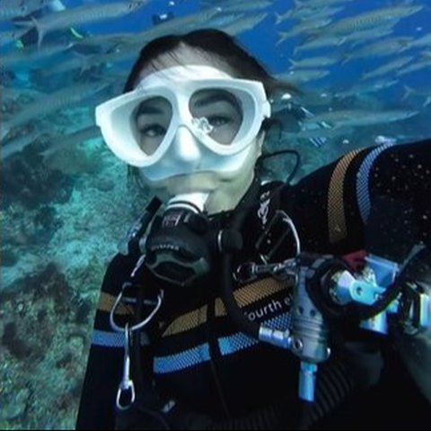 Hobi Diving, Ini 8 Potret Gisel Tunjukkan Keindahan Bawah Laut Raja Ampat