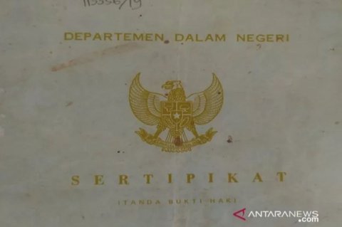 BPN DIY blokir sertifikat tanah atas nama IF yang diduga terkait kasus dugaan mafia tanah yang merugikan Mbah Tupon, lansia buta huruf di Bantul; Polda DIY tengah melakukan penyelidikan.