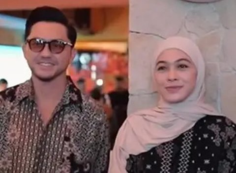 Potret Ananda Omesh di acara bukber Dubes Palestina. (sumber: Instagram/omeshomesh)