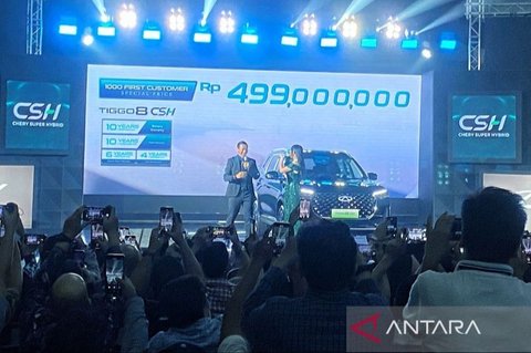 Chery telah secara resmi memperkenalkan Tiggo 8 CSH dengan harga Rp499 juta untuk seribu pembeli pertama, sebuah SUV hybrid yang mampu menempuh jarak hingga 1.300 km dan dilengkapi dengan fitur keamanan canggih.