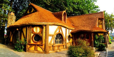Ilustrasi Rumah Kayu Kecil tapi Cantik