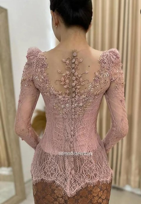 Ilustrasi Kebaya Modern Wisuda Aksen Bordir