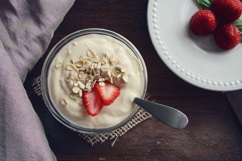 Ilustrasi Konsumsi Yogurt
