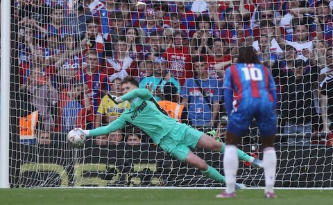 FOTO: Kalahkan Manchester City,  Pertama Kali Crystal Palace Juara FA Cup