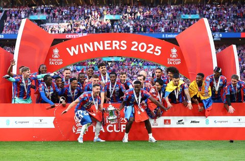 FOTO: Kalahkan Manchester City,  Pertama Kali Crystal Palace Juara FA Cup