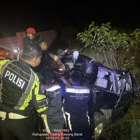 Detik-Detik Land Cruiser Bawa Anggota DPRD Lampung Kecelakaan di Tol, Ini Penampakan Mobilnya Ringsek Parah