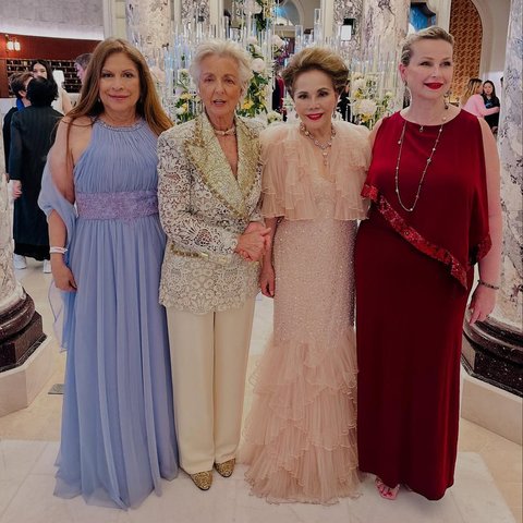 Potret Cantik Istri Presiden Soekarno di Karpet Merah Festival Film Cannes 2025, Anggun dan Mewah dengan Gaun Peach Muda