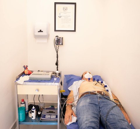 ilustrasi tes EKG