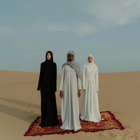ilustrasi gamis warna netral
