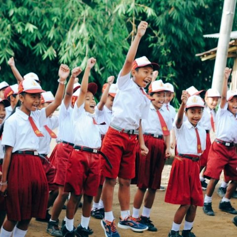 Ilustrasi Anak Sekolah