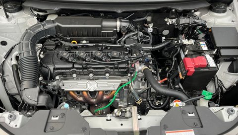 Suzuki Fronx di Indonesia dilengkapi dengan mesin K15B berkapasitas 1.500cc yang memiliki 4 silinder dan teknologi VVT.