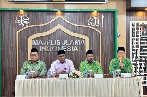 Pemerintah Provinsi Papua Barat dan Majelis Ulama Indonesia (MUI) setempat memperkuat kerja sama untuk menghadapi tantangan pembangunan dan memperkuat nilai-nilai keagamaan di tengah dinamika kehidupan masyarakat.