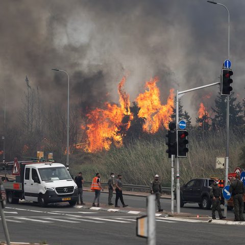 Israel terbakar