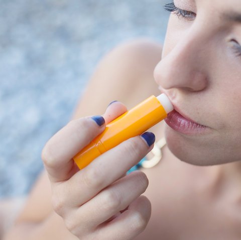 Rahasia Bibir Lembap dan Sehat: Kandungan Hyaluronic Acid &amp; Peptide