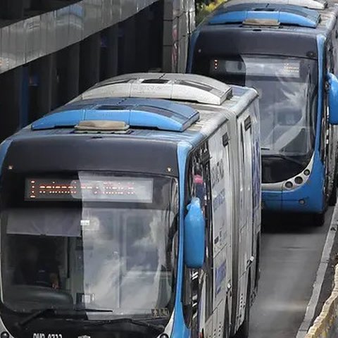 Penambahan rute juga untuk mengakomodir pengguna angkutan umum. (Liputan6.com/Angga Yuniar)