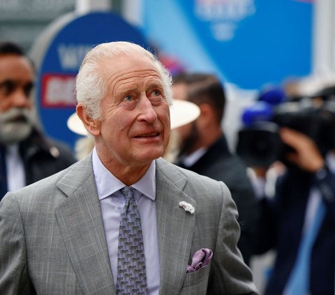 Uang kertas bergambar wajah Raja Charles III mulai beredar di Inggris, setelah 70 tahun memakai potret Ratu Elizabeth II.