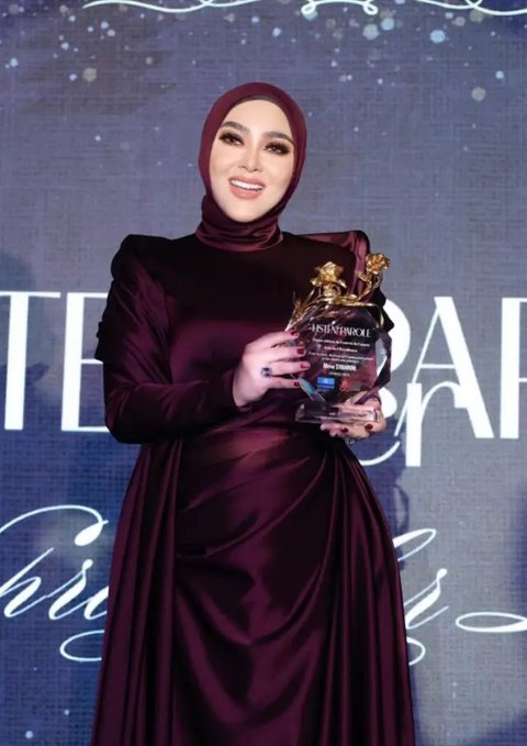 Syahrini di Festival Film Cannes 2025. [@princessyahrini]